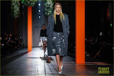 Bffs Kendall Jenner And Gigi Hadid Walk In Prada Show In Milan Photo 4898160 Kendall Jenner