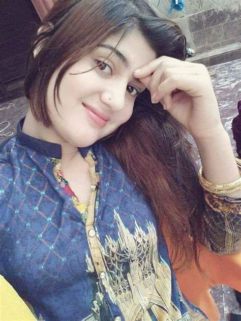 Find The Perfect Beautiful Girls Selfie Aeman Khan Beautiful And Cute Pakistani Pathan Selfie