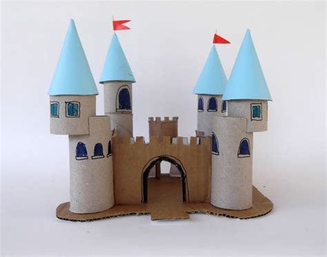 Basteln mit papier & pappe. Prinzessinpalast mit Toilettenpapierrollen und Pappe Schloss basteln aus Toilette … craft r ...