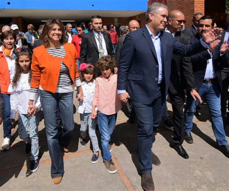 This category contains only the following file. Biografía de Iván Duque