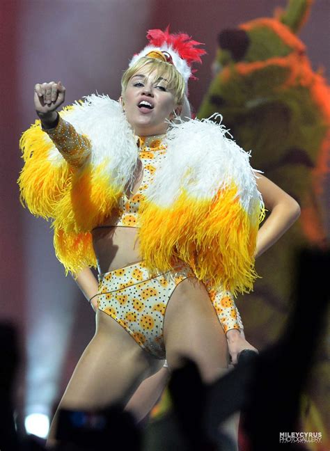 Miley Cyrus Bangerz Tour In Monterrey Gotceleb