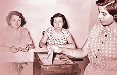 Hoy se conmemoran 65 años del derecho al voto femenino en México