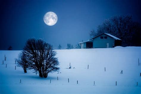 1146 Winter Scenery Full Moon Photos Free And Royalty Free Stock