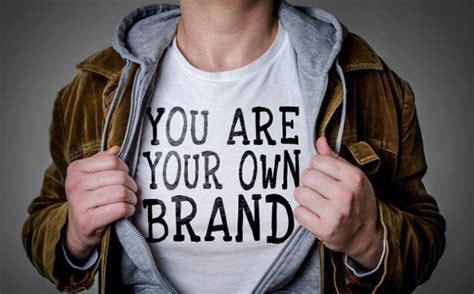 Personal branding itu long term, cari muka itu short term. Apa Itu Personal Branding? Pengertian dan Cara Pemasaran Diri