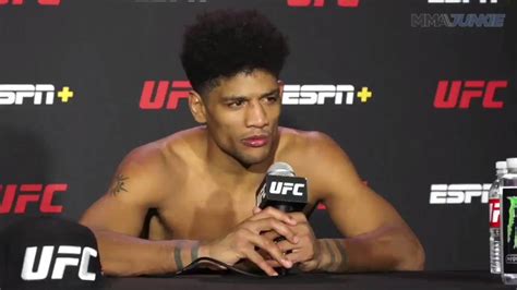 Ufc Fight Night 186 Alex Caceres Reveals In Fight Message Alex