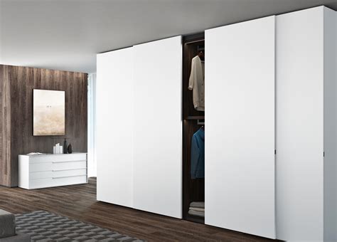 The sliding door feature makes the wardrobe look stylish and offers ease of accessibility to its users. Jesse Plana Sliding Door Wardrobe - Jesse Wardrobes At Go ...