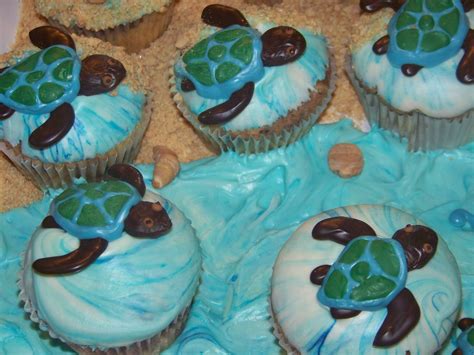 Sea Turtle Cupcakes Love The Idea Of The Blue Swirled Icing Like