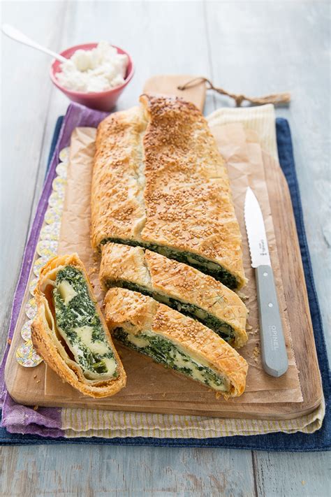 Nonna ha scelto di condirli con un sugo semplice al pomodoro, ma potete anche farli in bianco con burro cannelloni ricotta e spinaci. Strudel salato spinaci e ricotta - Ciboo.net