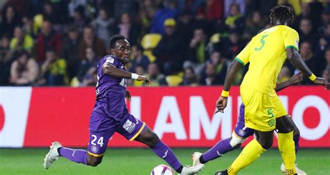 Nantes is a city full of diverse cultural heritage, built around the mouth of the river loire in its beautiful green valleys. Toulouse FC - FC Nantes : les équipes officielles