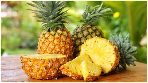 How To Clean Pineapple Fast And Easy Youtube