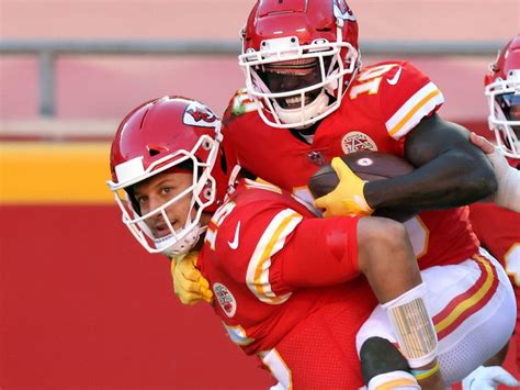 Tyreek Hill Take My Energy To Limit Your Dropped Passes Helping Patrick Mahomes Leading