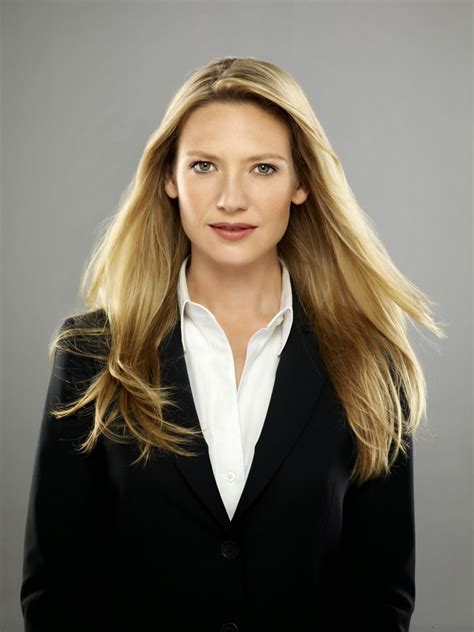 With anna torv, joshua jackson, jasika nicole, john noble. Olivia Dunham - Style (Fringe) - Il Criticatore di Telefilm