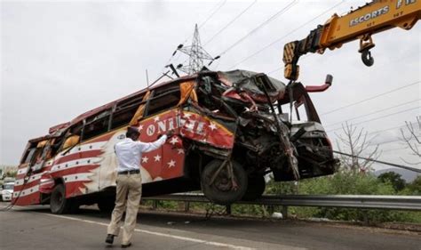 India Road Crashes Kill 146133 People In 2015 Bbc News