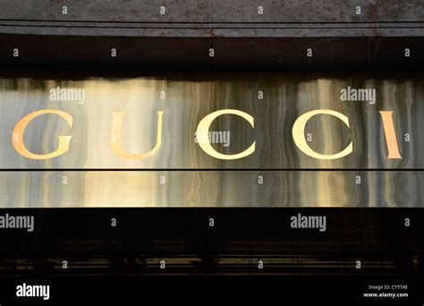 Gucci Logo Zeichen Präsentieren Shop In Passeig Gràcia Barcelona