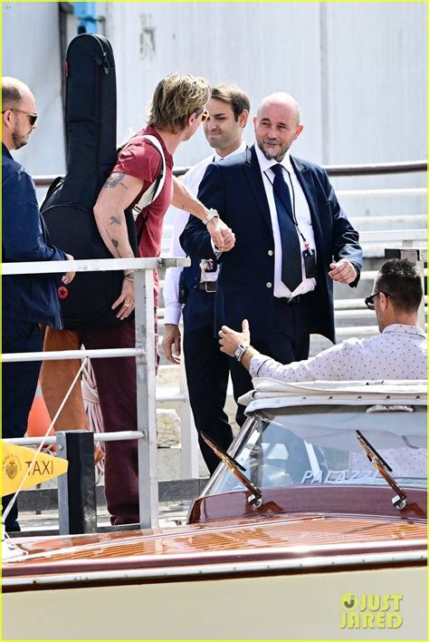 Photo Brad Pitt Candids In Venice Waves Photo Just Jared