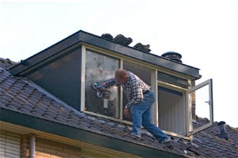 Im durchschnitt bezahlen sie in deutschland für ein neues dach oder flachdach mit arbeit und material zwischen 12.000 und 25.000 euro (100 m²). Dachgaube bauen - mit einem Dachdecker - bewertet.de