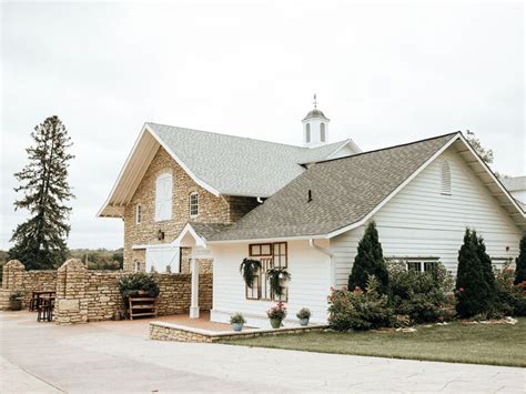 The 15 Best Minnesota Barn Wedding Venues