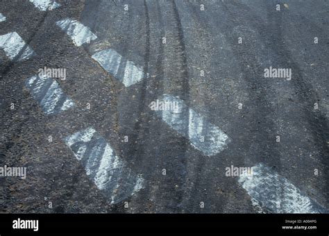 White Broken Lines On Road Hi Res Stock Photography And Images Alamy