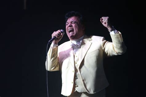 Juan Gabriel Superstar Mexican Singer And Songwriter Dies At 66 Los