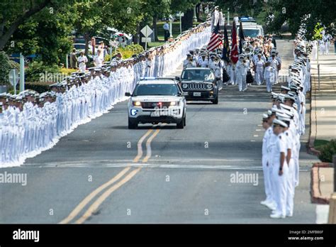 ANNAPOLIS, Md. (Aug. 18, 2022) Midshipmen render salutes as a