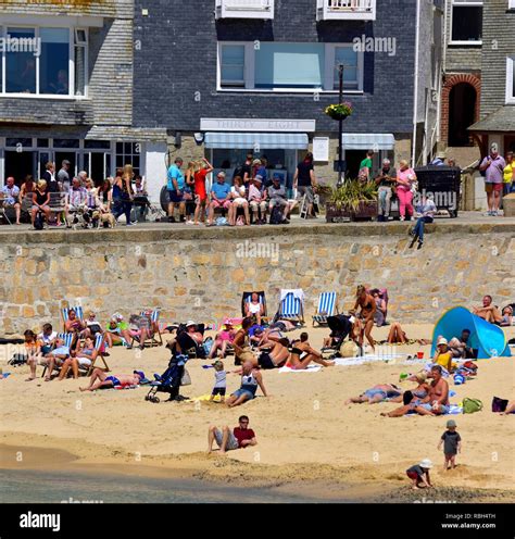 Holidaymakers Sitting On Deckchairs Hi Res Stock Photography And Images Alamy