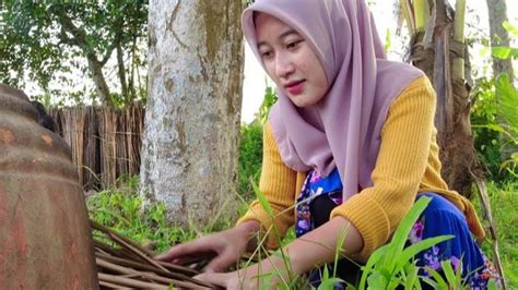 Neng Anggi Gadis Desa Di Banten Lagi Viral Ini 6 Video Yang Bikin Banyak Pria Kesengsem Ada