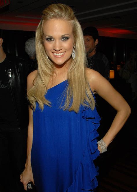 Very beautiful carrie underwood style dress, exactly as shown in the picture. Carrie Underwood | Summer dresses, Cold shoulder dress ...