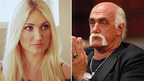 Wwe Legend Once Charged Hulk Hogans Daughter 20 For A Picture With Him