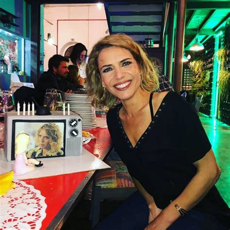 Oct 17, 2021 · na coligação juntos por guimarães, teresa portal renunciou ao mandato, dando lugar a sandra guimarães. Sandra Felgueiras, a vida familiar da jornalista da RTP ...