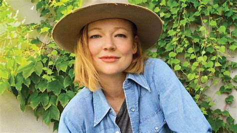 Sarah Snook From Hbos Succession On Redistributing Shiv Roys Wealth—and Borrowing Her Pants