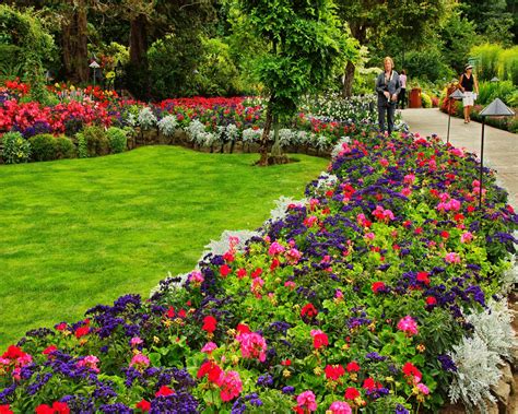 8 Most Inspiring Beautiful Flower Bed Ideas Front Of House