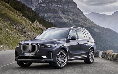 It is available in 5 colors, 2 variants, 1 engine, and 1 transmissions option: BMW X7 prices officially confirmed for Australia | Driving ...