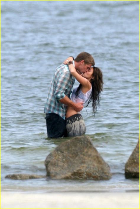 Miley Cyrus And Liam Hemsworth Last Song Kiss Photo 193261 Photo Gallery Just Jared Jr