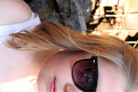 I Wear My Sunglasses At Night Foto And Bild Portrait Portrait Frauen