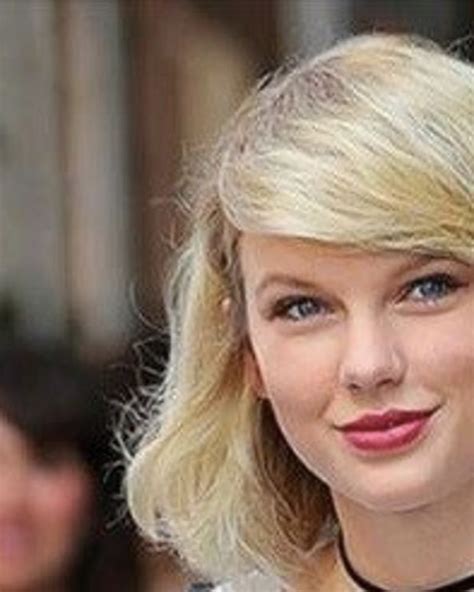 did taylor swift get plastic surgery photos opposing views