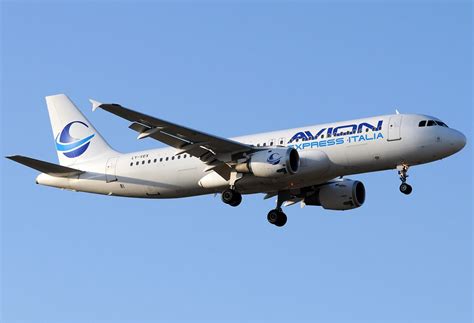 Fileavion Express Italia Airbus A320 Jbm Wikimedia Commons