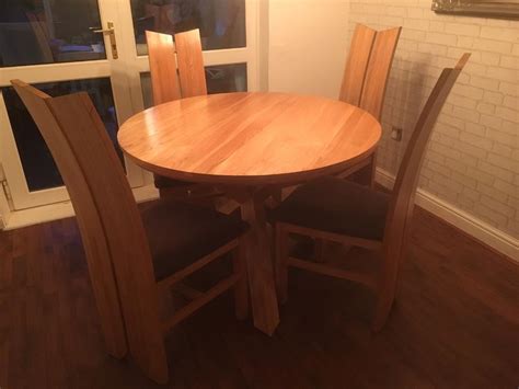 Natural Solid Oak 3ft 7” Round Dining Table With Crossed Legs With 4