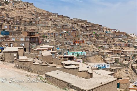 53/53 сбился с курса и разбился в горах вскоре после взлёта. Фото Кабула (52 фото)