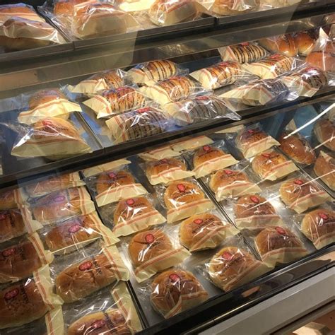 Ini Pemilik Holland Bakery Toko Roti Yang Lagi Viral Karena Diserbu My Xxx Hot Girl