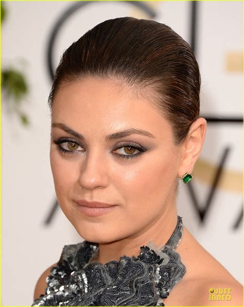 Mila Kunis Golden Globes 2014 Red Carpet Photo 3029345