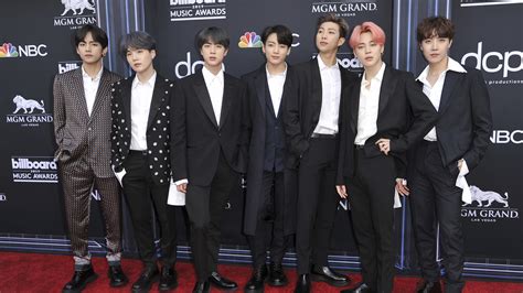The 2020 billboard music awards is a music ceremony that honors artists, albums and songs that dominated to billboard charts over the past year, and features celebrity presenters and live. Découvrez les photos de BTS sur le tapis rouge des ...