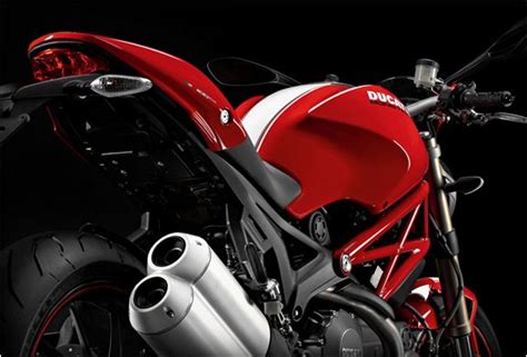 Here is the new 2021 ducati monster in the most compact, essential and lightest possible form. 2014 Ducati Monster 1200 | Motos, Autos, Motores