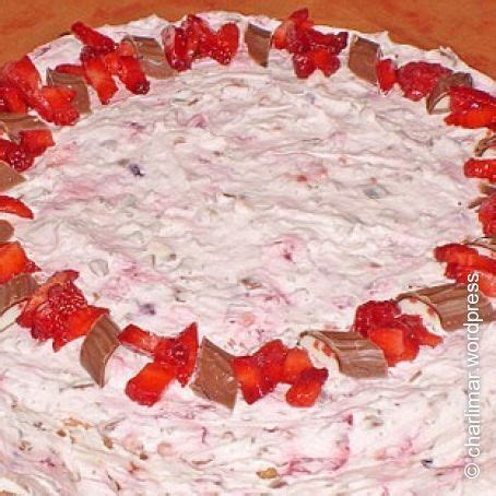 Backen erdbeeren frisch fruchtig genießen joghurt kuchen lecker quark süß schokolade torte yogurette. YOGURETTEN - Torte mit Biskuitboden, SAHNE-SCHMAND, Creme ...