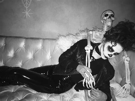 Vanessa Hudgens Halloween Costume Anne Curtis Glenn Close Halloween