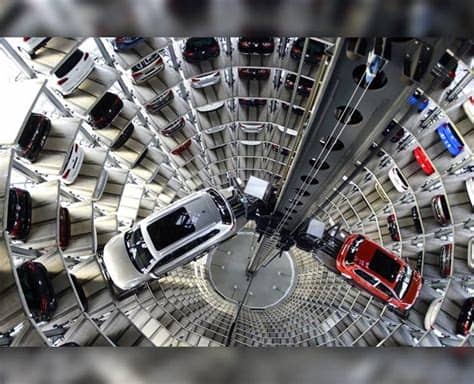 Mukesh ambani house and cars collection. Expensive Things Owned By Mukesh Ambani And Nita Ambani ...