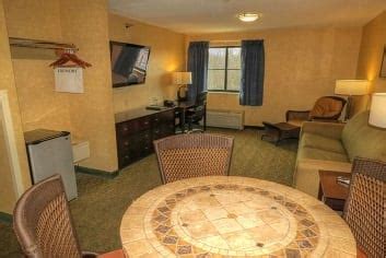 At expedia, you can take your pick from private vacation homes, apartments, condos, resorts, cabins, villas, motels. Luxury Suites | Group Rentals | Swim-Up Pool Bar | The Put ...