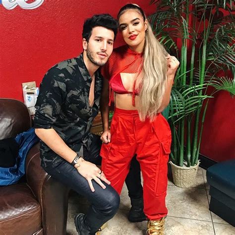 Latin couple sebastian yatra and tini stoesell dazzled at the premios juventud 2019 in coral gables, florida. Ta amoooo mib | Cantantes famosos, Martina stoessel ...