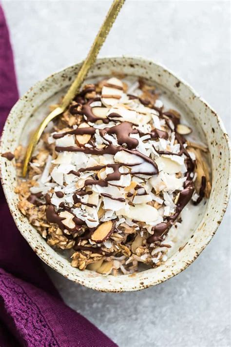 Stir together, then add 1/8 cup of the chopped chocolate. How to Make Oatmeal - The BEST Easy Recipe with 6 ...