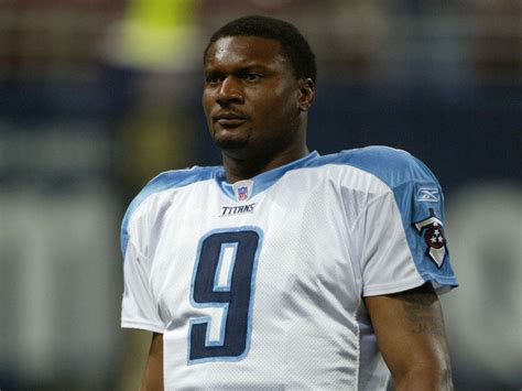 steve mcnair s son honors father at tennessee hall of fame induction