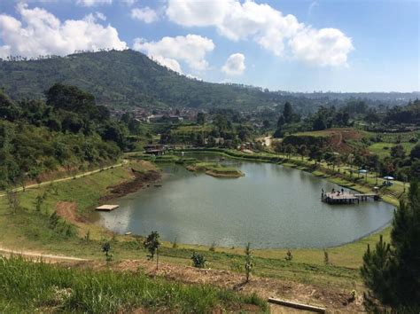 Bagikan pendapat dan pengalaman kamu di kolom. Taman Lembah Dewata: Review & Harga Tiket (2021)